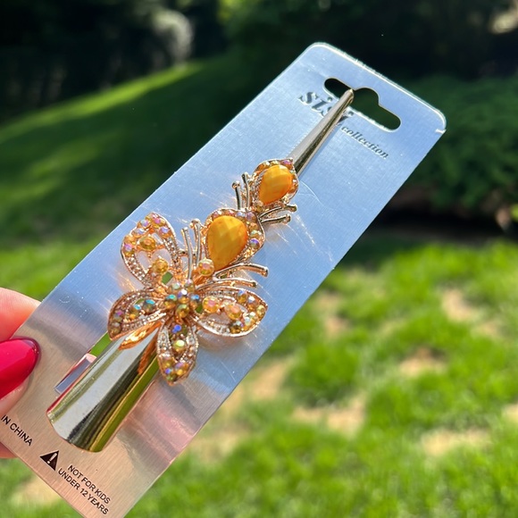 New Set of 4 Gorgeous and unique Crystal  Alligator Clip w/ serrated saw tooth - Picture 2 of 9